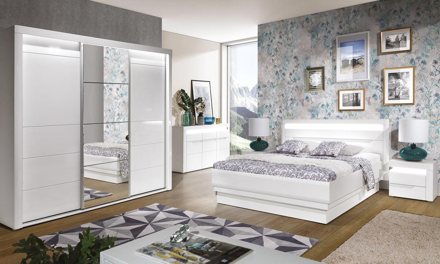 Biała sypialnia – inspiracje na niebanalne wnętrza!
