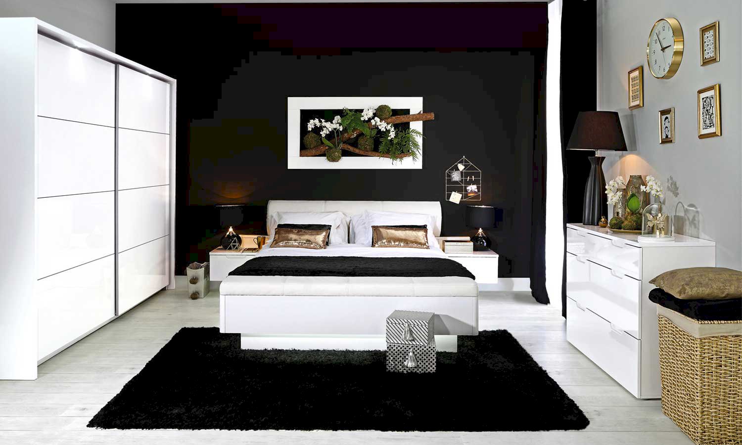 Aranżacja małej sypialni z szafą – praktyczne wyposażenie do niewielkiego pokoju